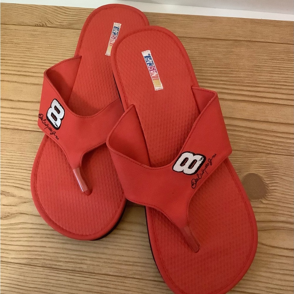 NWOT NASCAR. Sandals.    Size 10